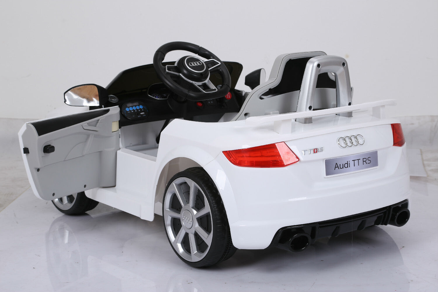 AUDI TT RS OFFICIAL LICENSED KIDS RIDE on CAR ELECTRIC TOY CAR REMOTE CONTROL